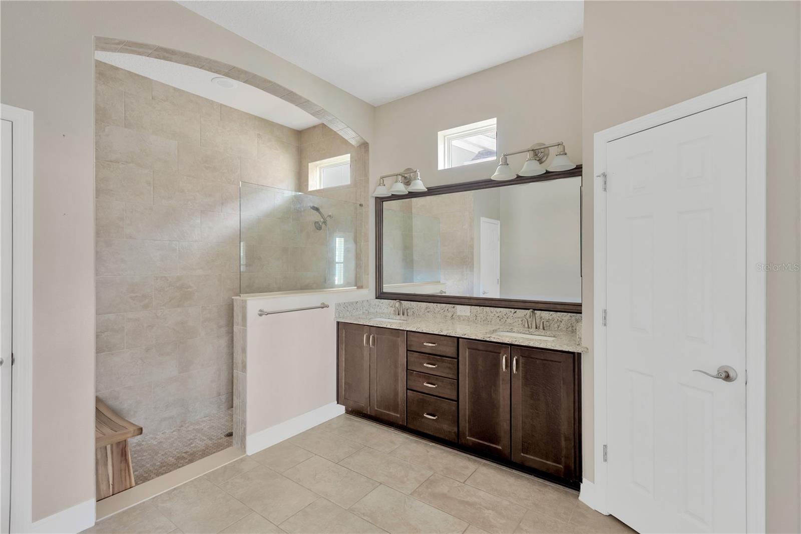 Listing photo id 18 for 4127 Broad Porch Run