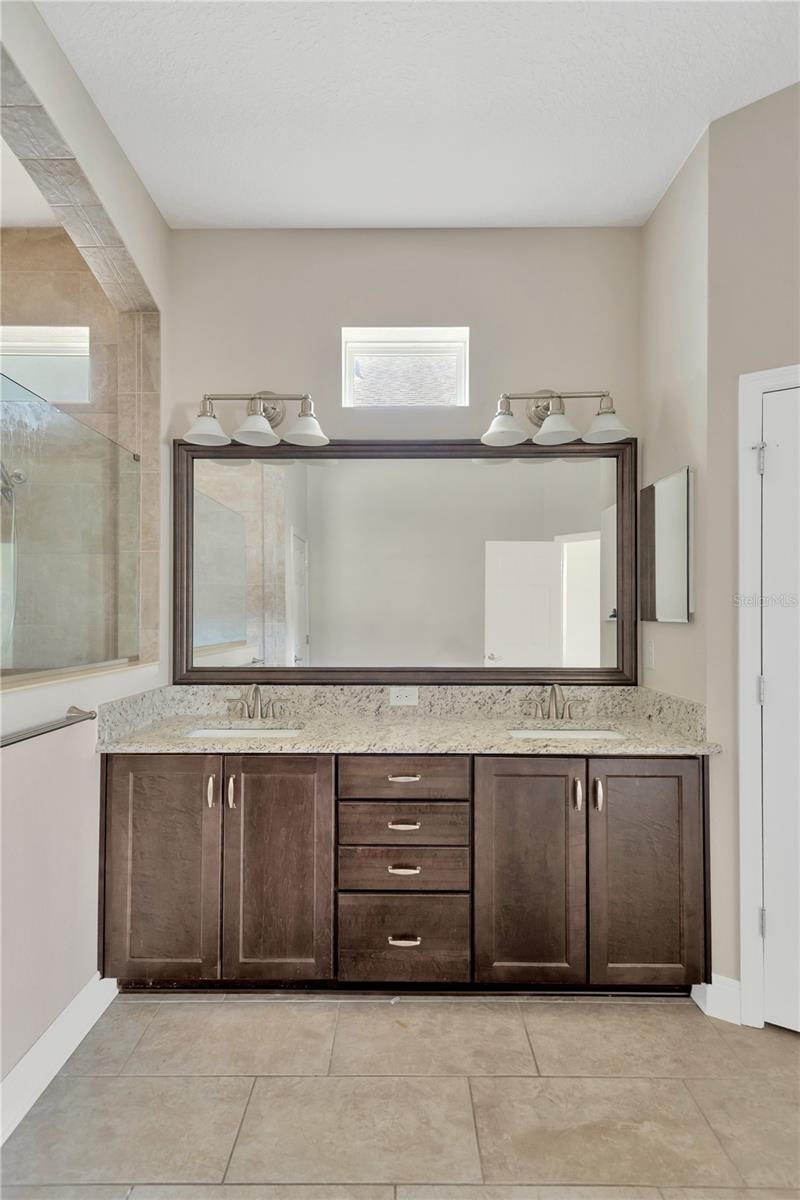Listing photo id 21 for 4127 Broad Porch Run