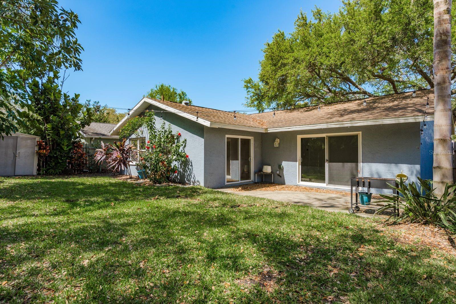 Listing photo id 23 for 1721 Sutton Place