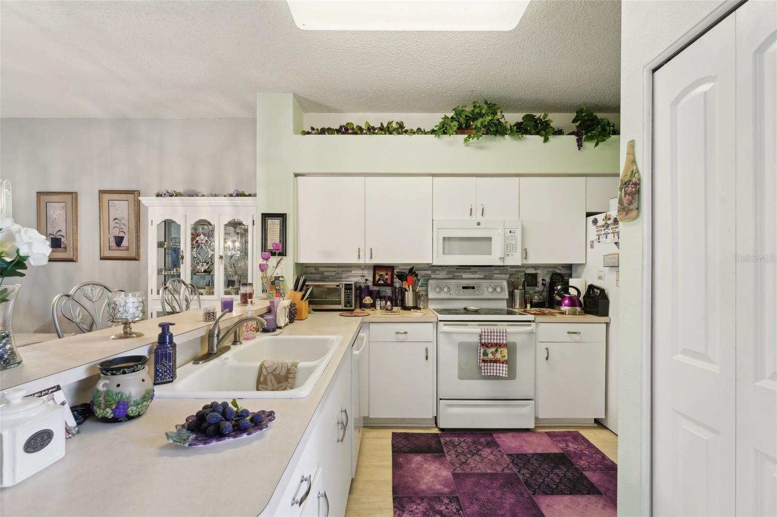 Image 13 of 67 For 767 Tremont Greens Lane 64