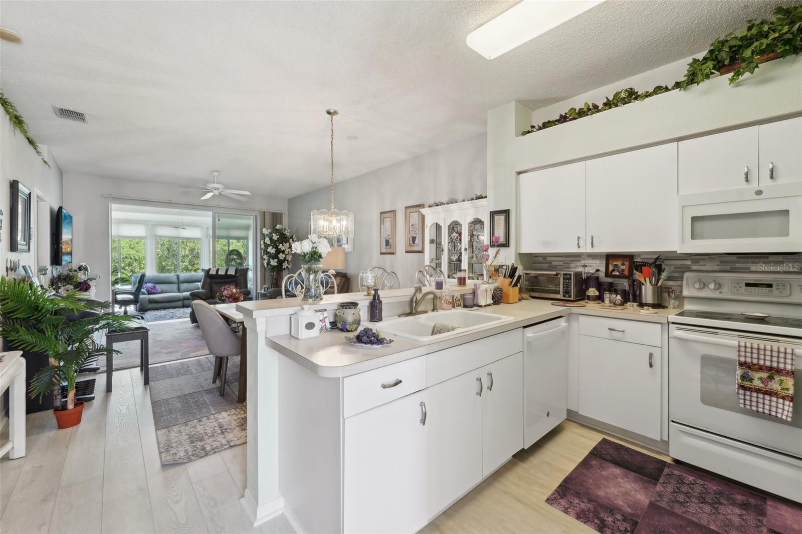 Image 15 of 67 For 767 Tremont Greens Lane 64