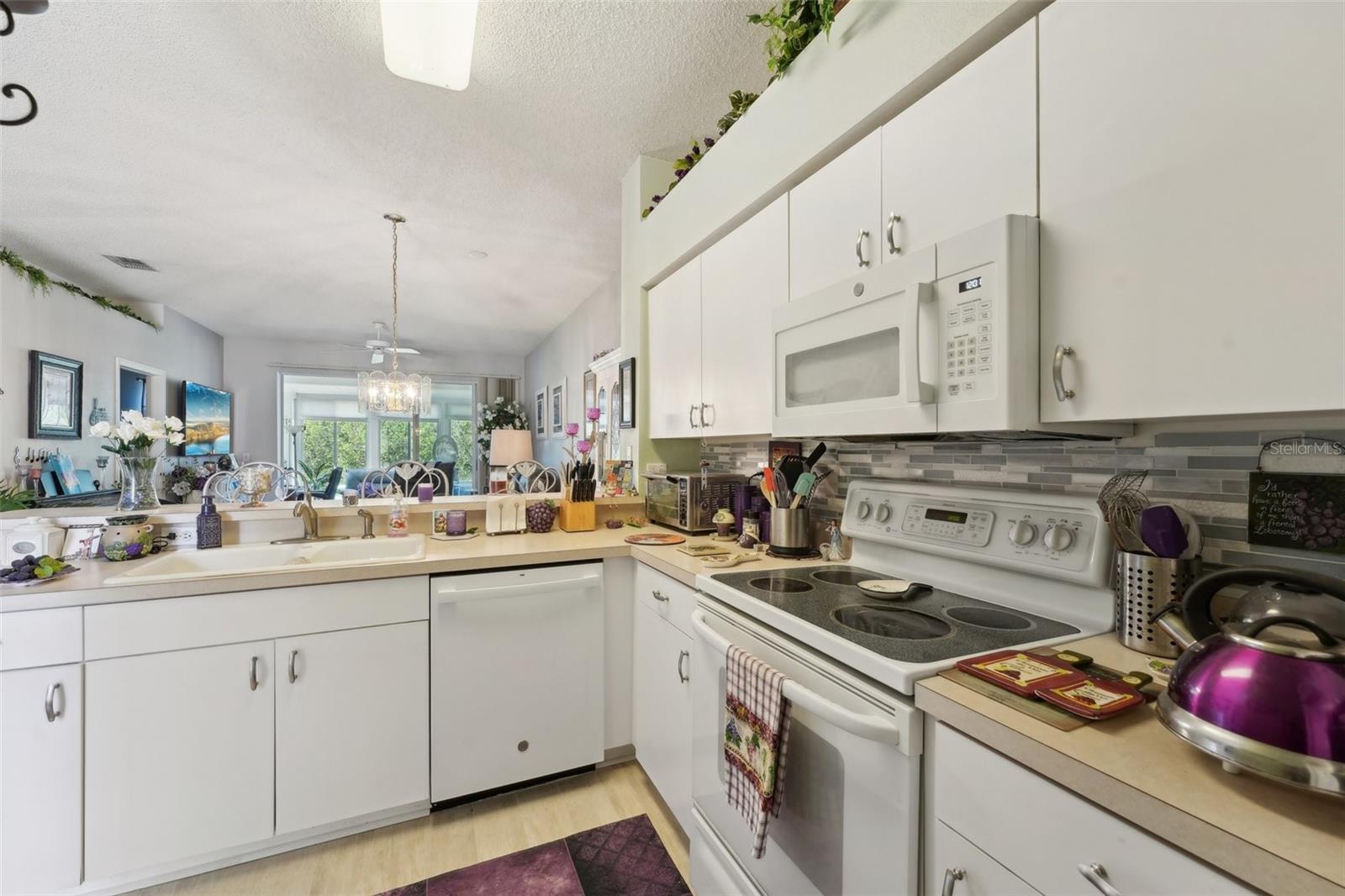 Image 17 of 67 For 767 Tremont Greens Lane 64