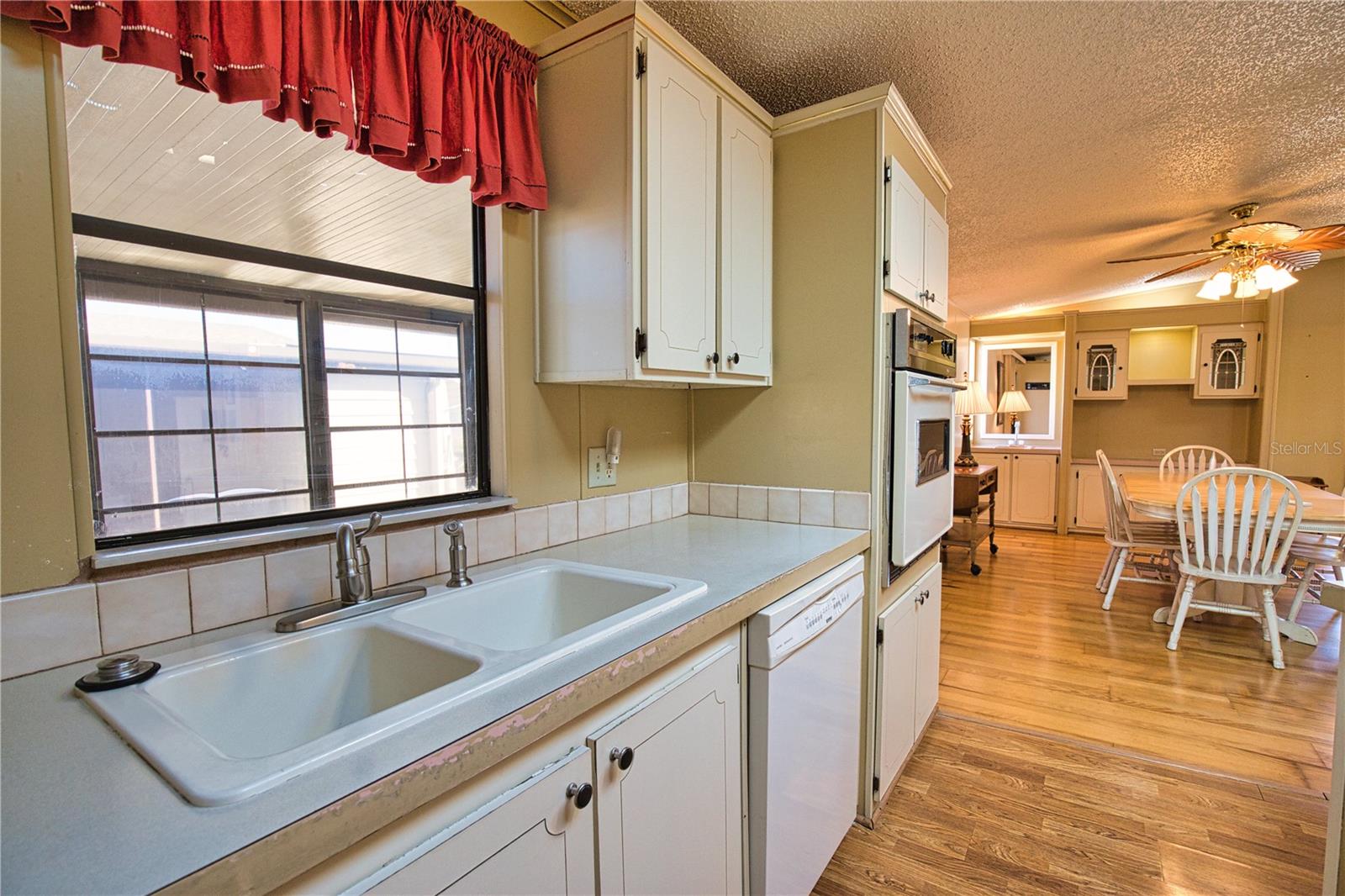 Image 11 of 37 For 554 Madero  