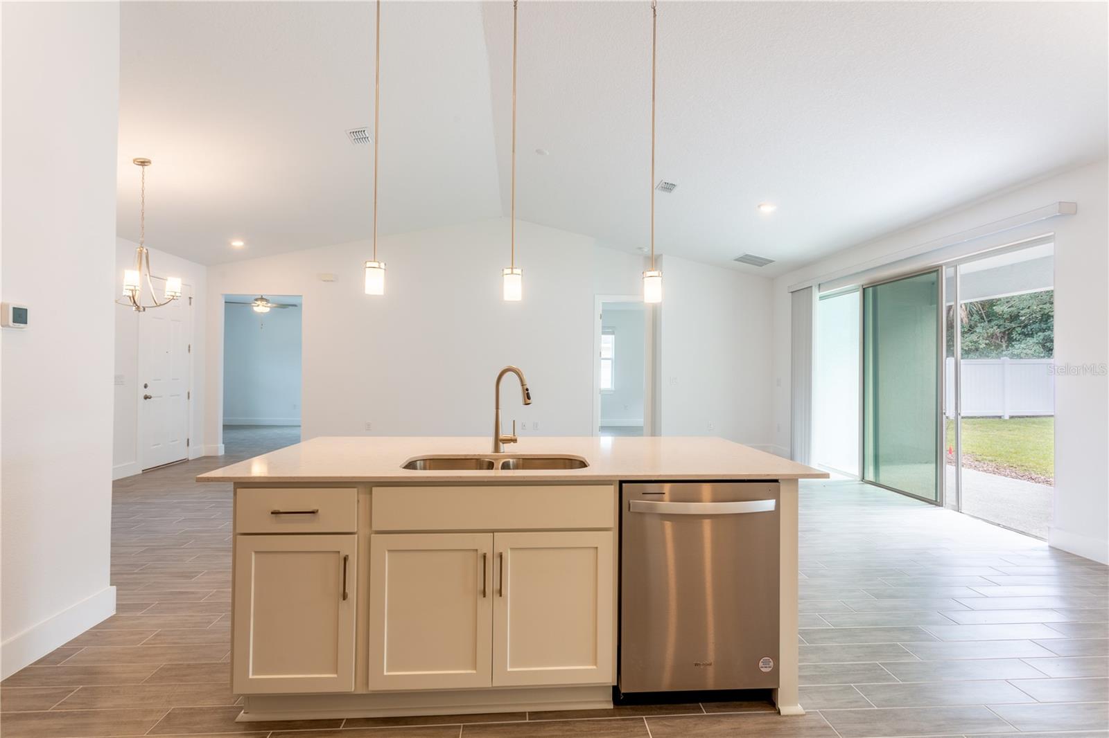 Image 7 of 23 For 17406 Isaac Lane