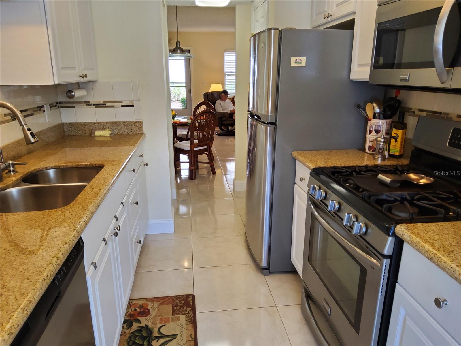 Image 4 of 27 For 10034 64th Avenue N 11