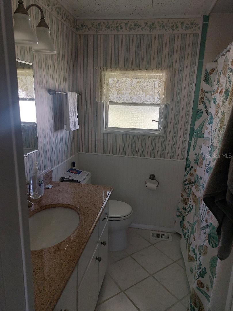 Listing photo id 12 for 46 Washington Court 28