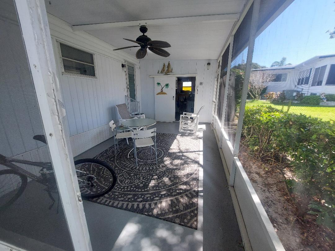 Listing photo id 1 for 46 Washington Court 28