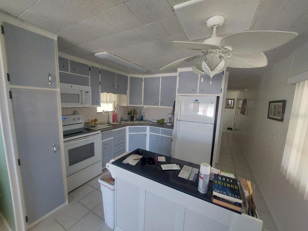 Listing photo id 5 for 46 Washington Court 28
