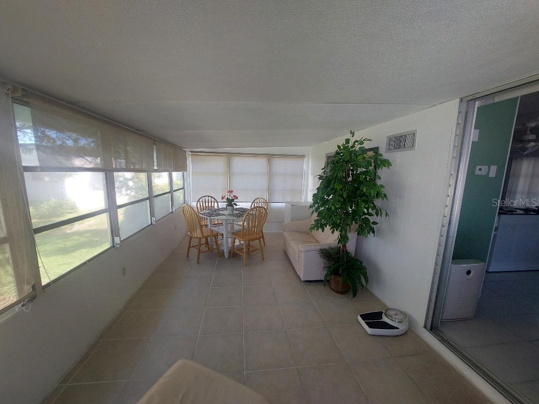 Listing photo id 6 for 46 Washington Court 28