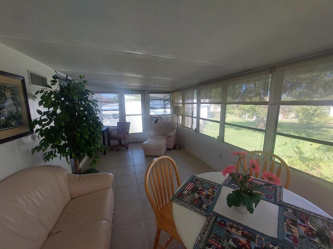 Listing photo id 7 for 46 Washington Court 28