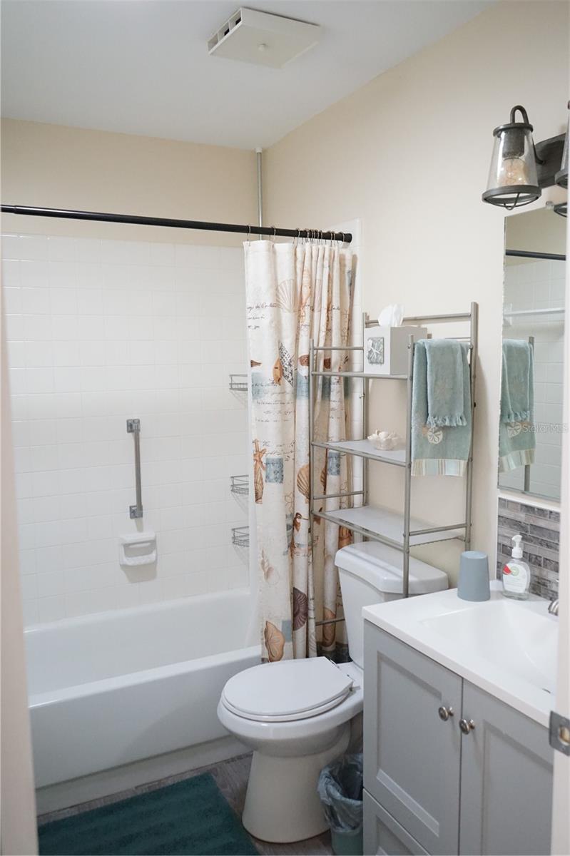Image 20 of 52 For 2248 Greenwich Drive 64