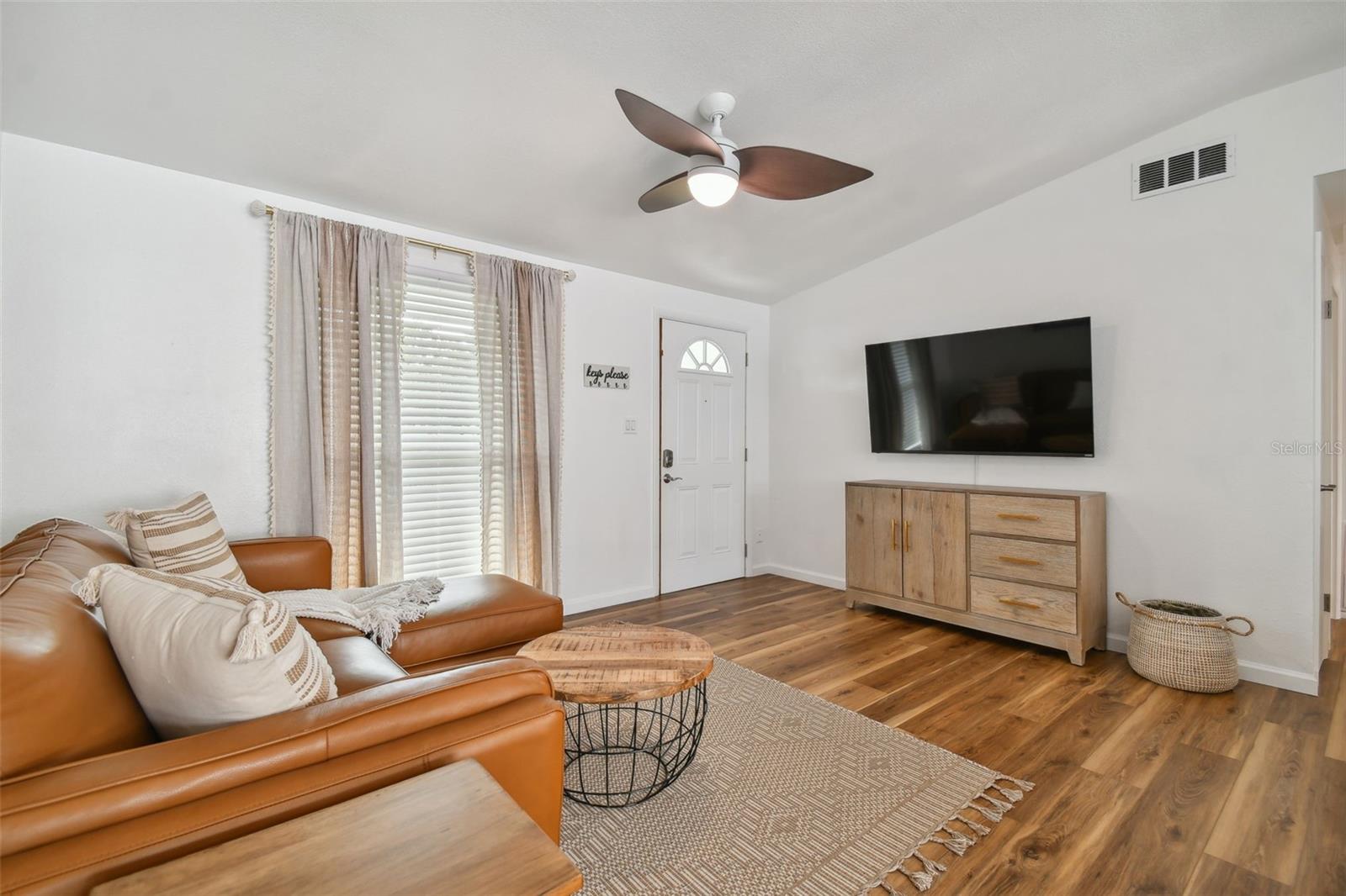 Image 13 of 42 For 1260 Hillcrest Avenue
