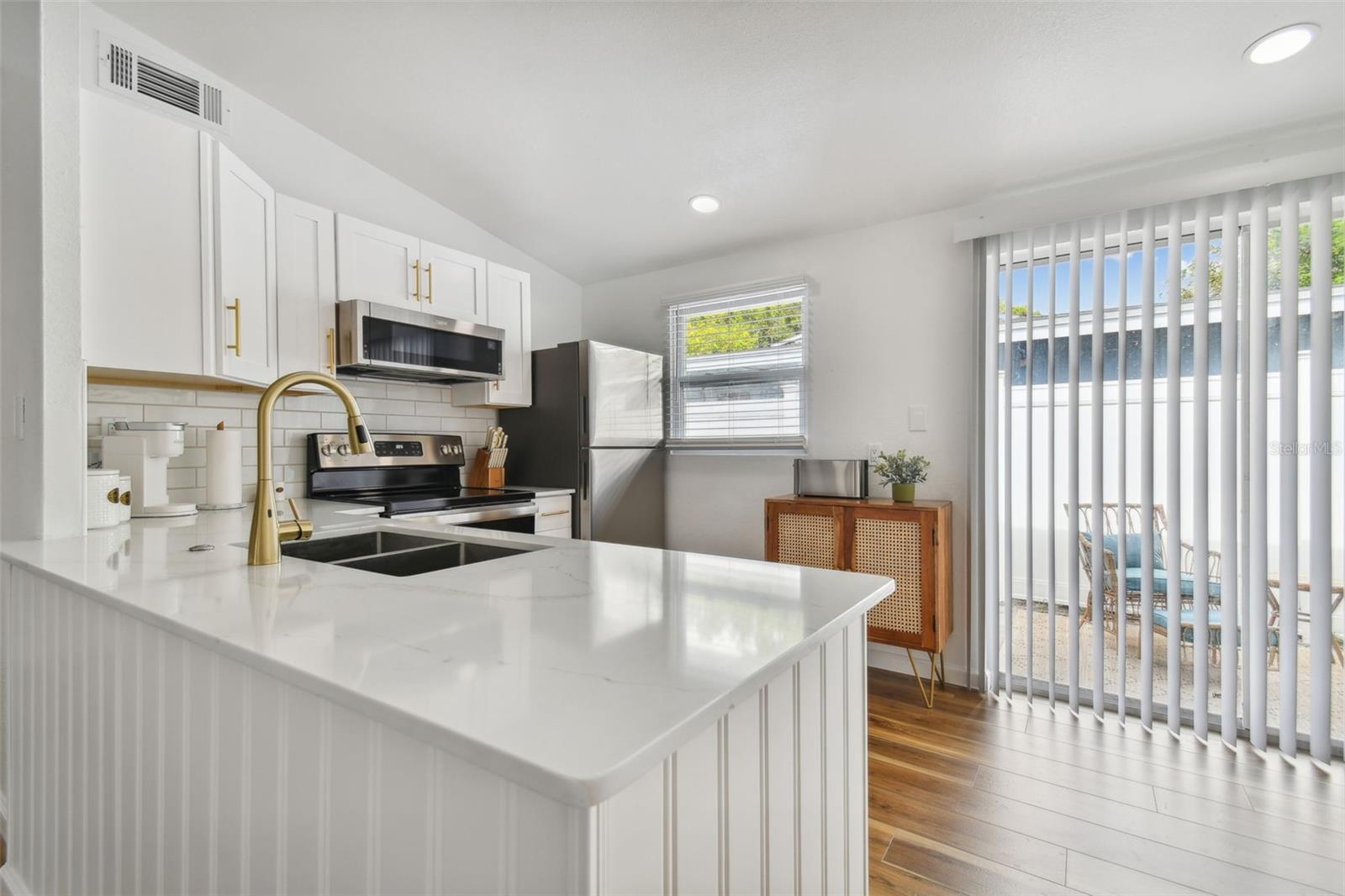 Image 18 of 42 For 1260 Hillcrest Avenue