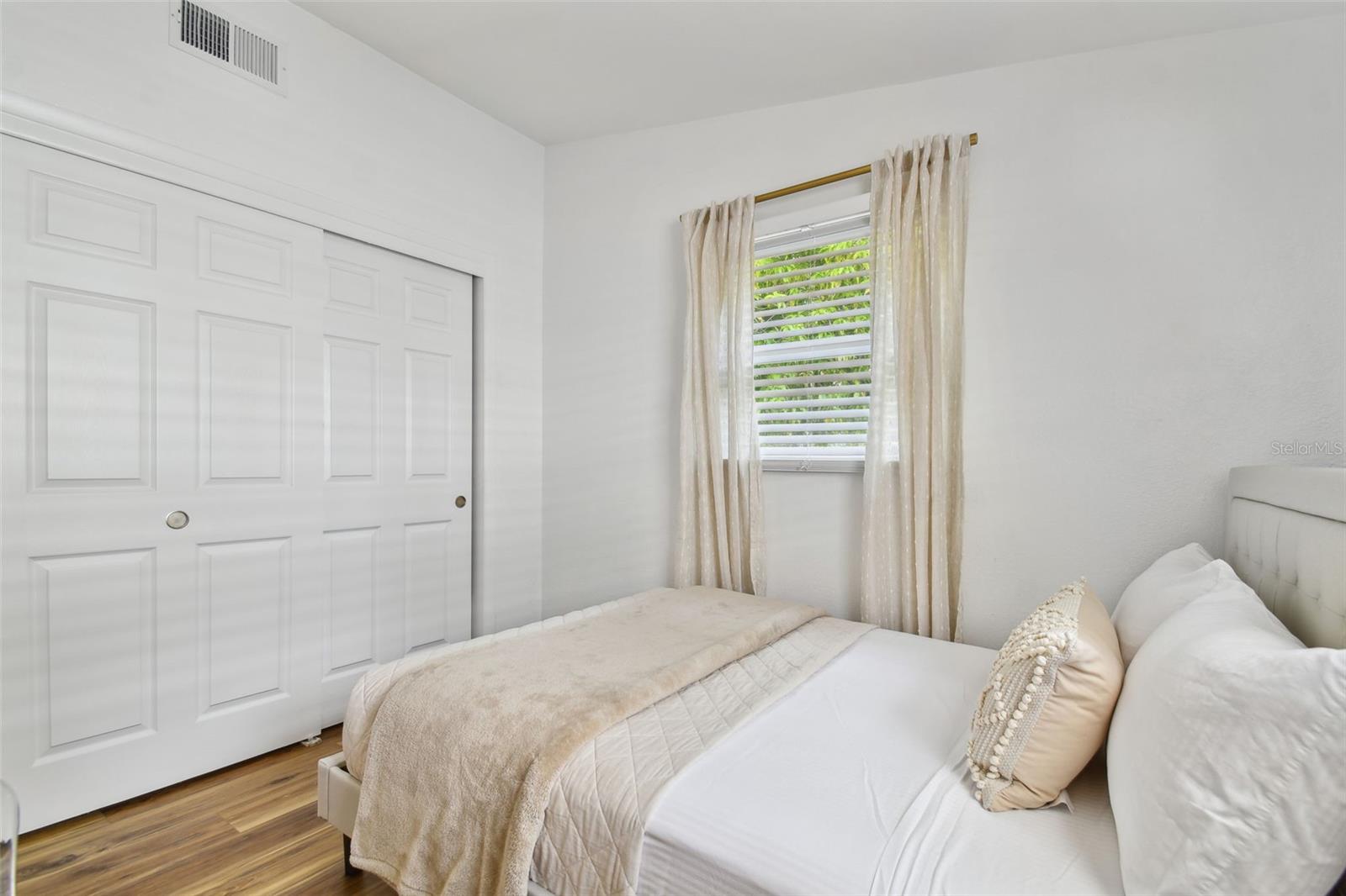 Image 30 of 42 For 1260 Hillcrest Avenue