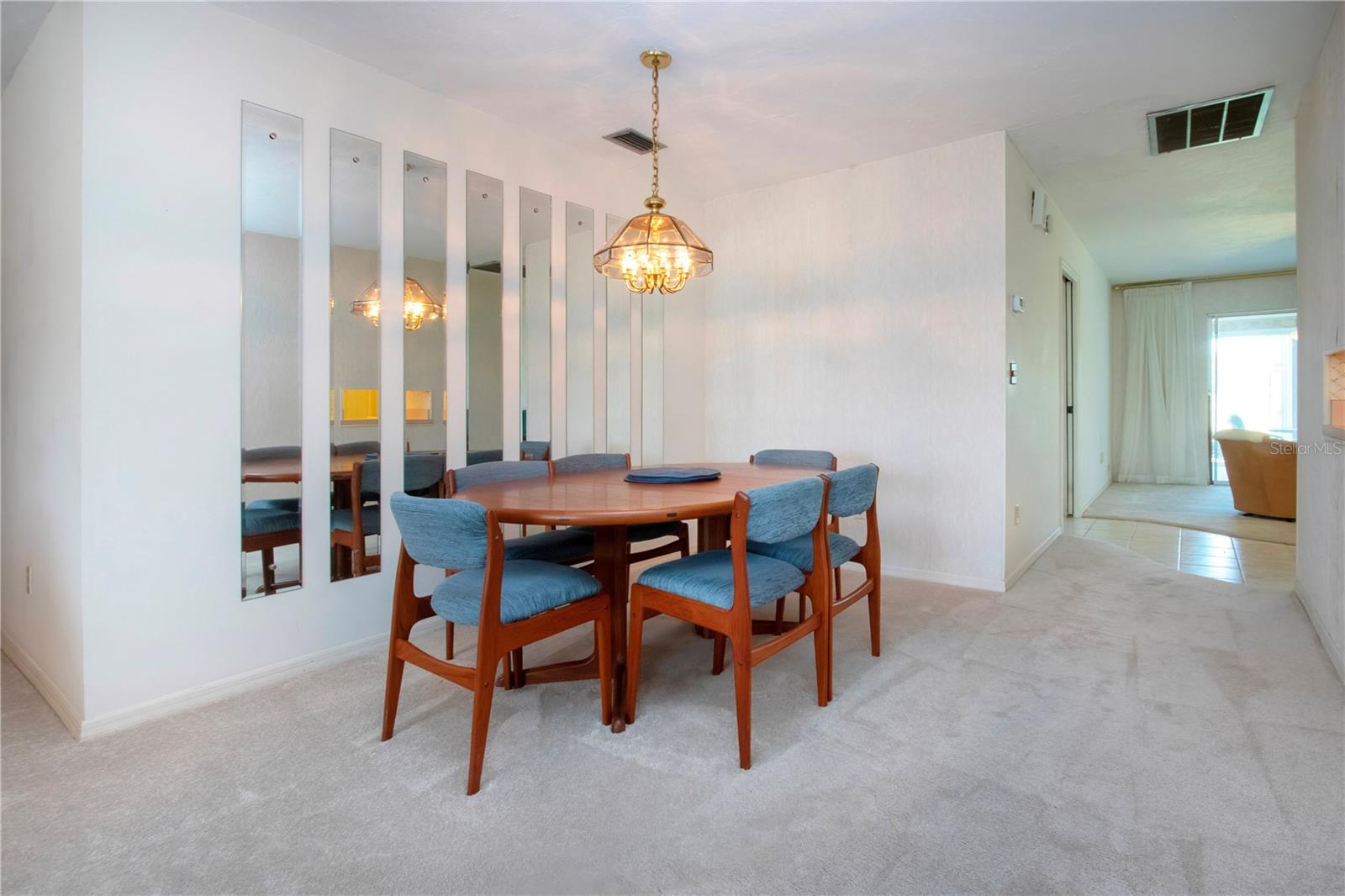 Image 10 of 41 For 322 Club Manor Drive