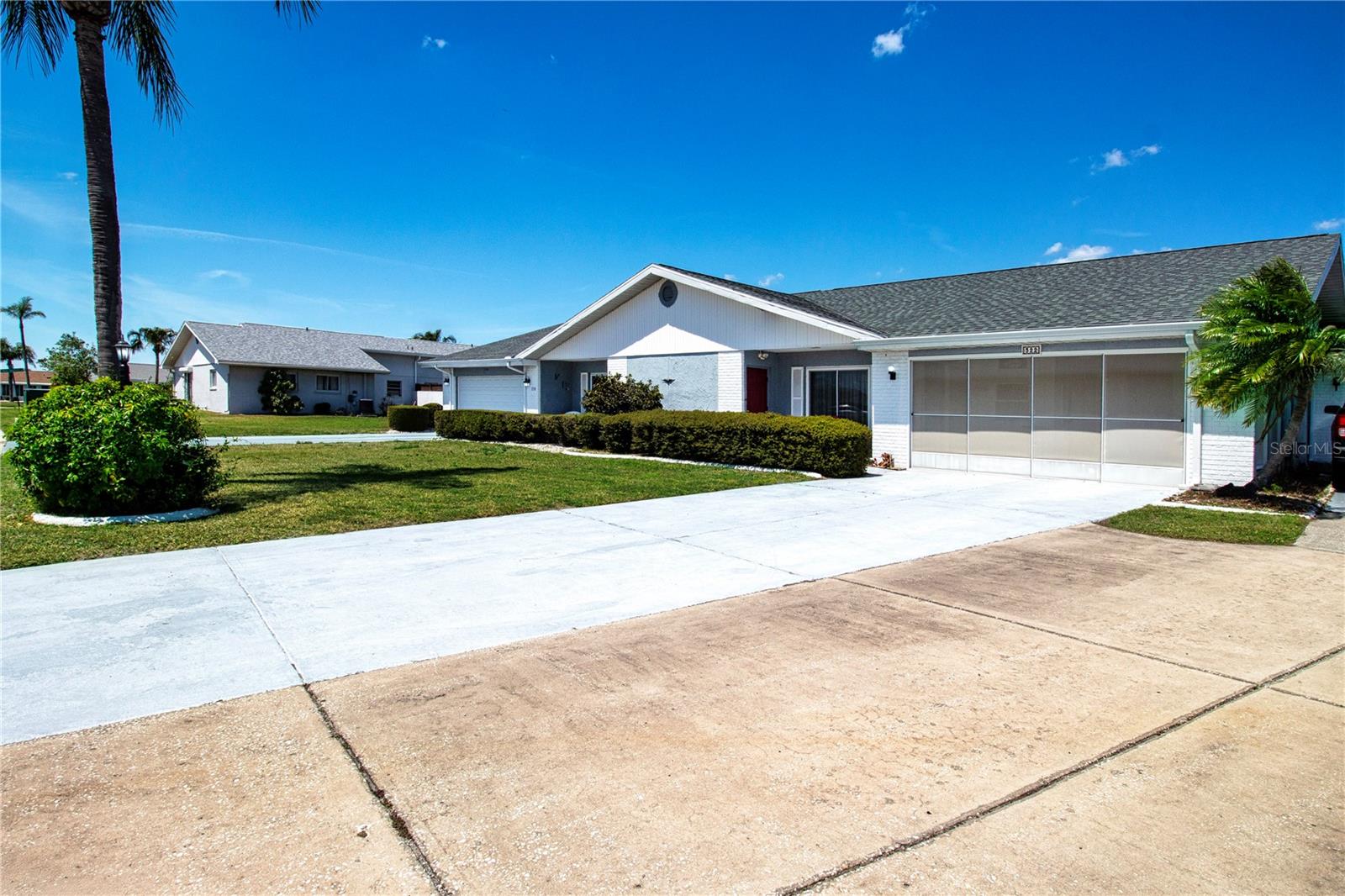 Image 3 of 41 For 322 Club Manor Drive