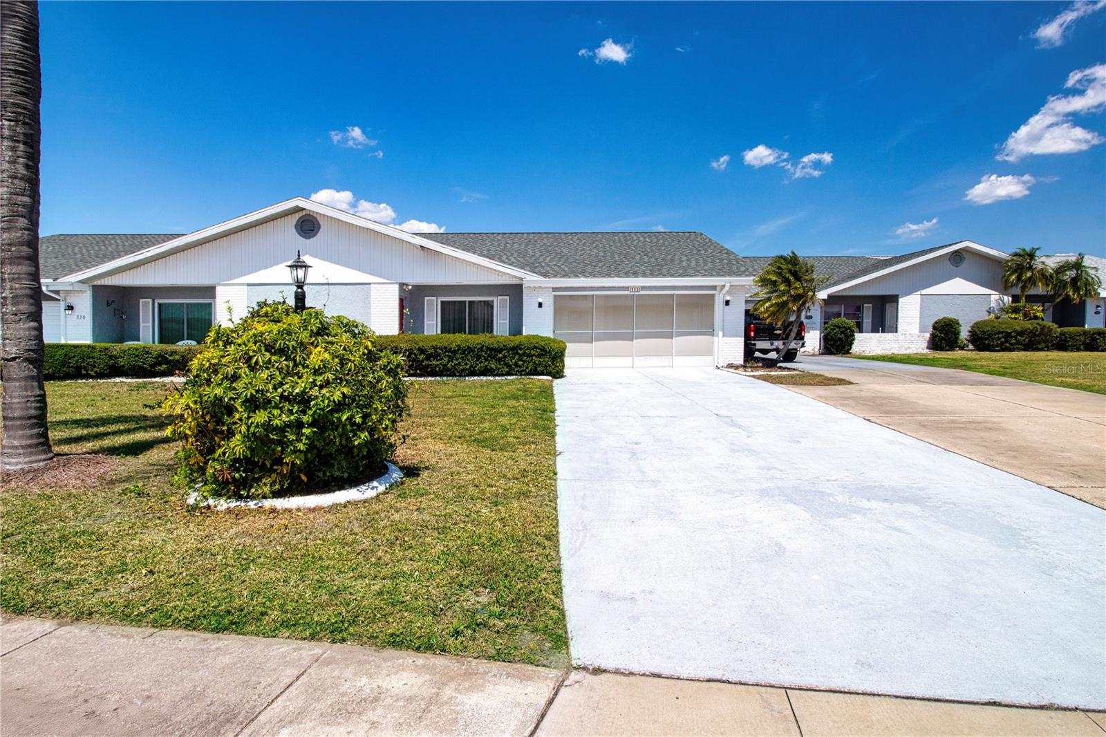 Image 4 of 41 For 322 Club Manor Drive