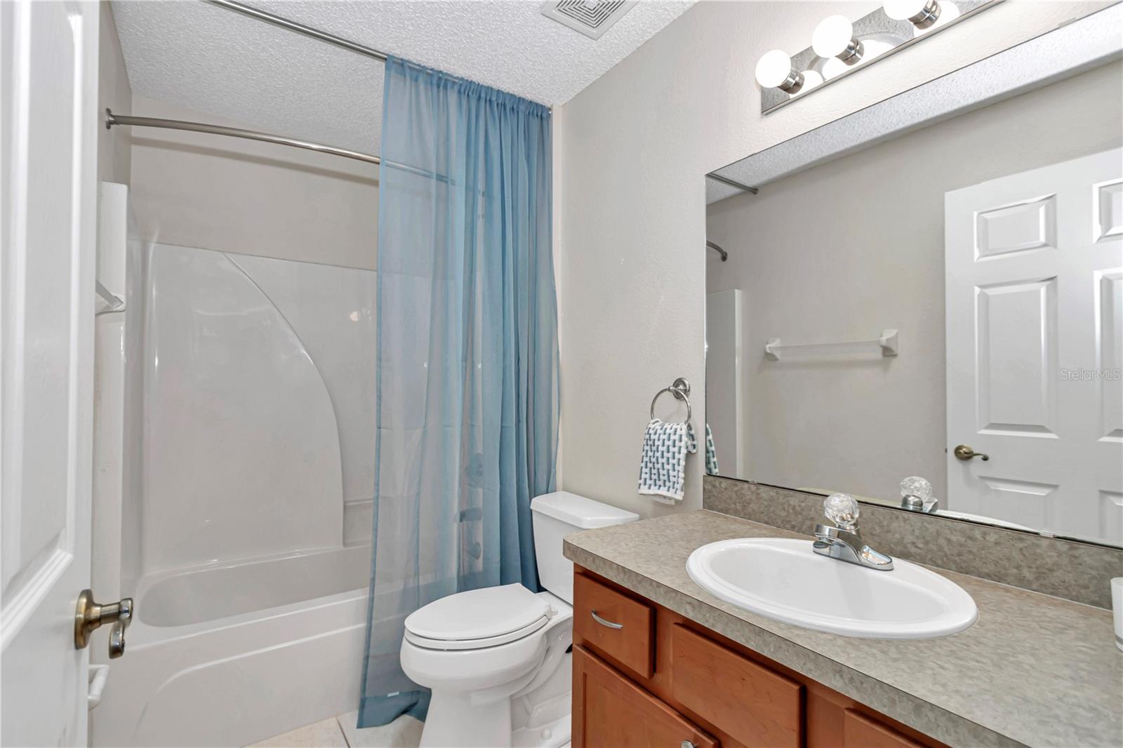 Image 17 of 24 For 15213 14th Avenue Road