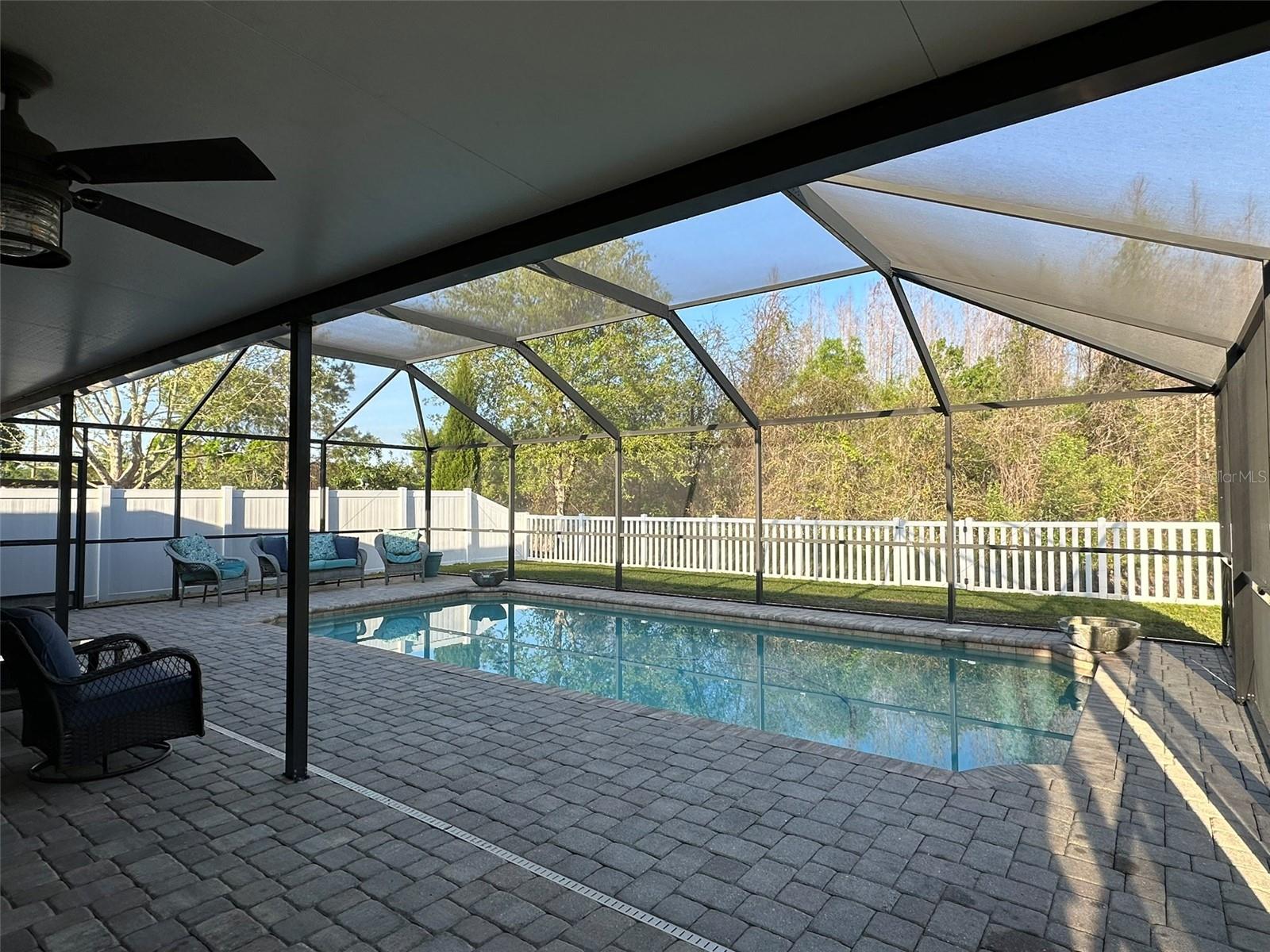 Listing photo id 29 for 2206 Landside Drive