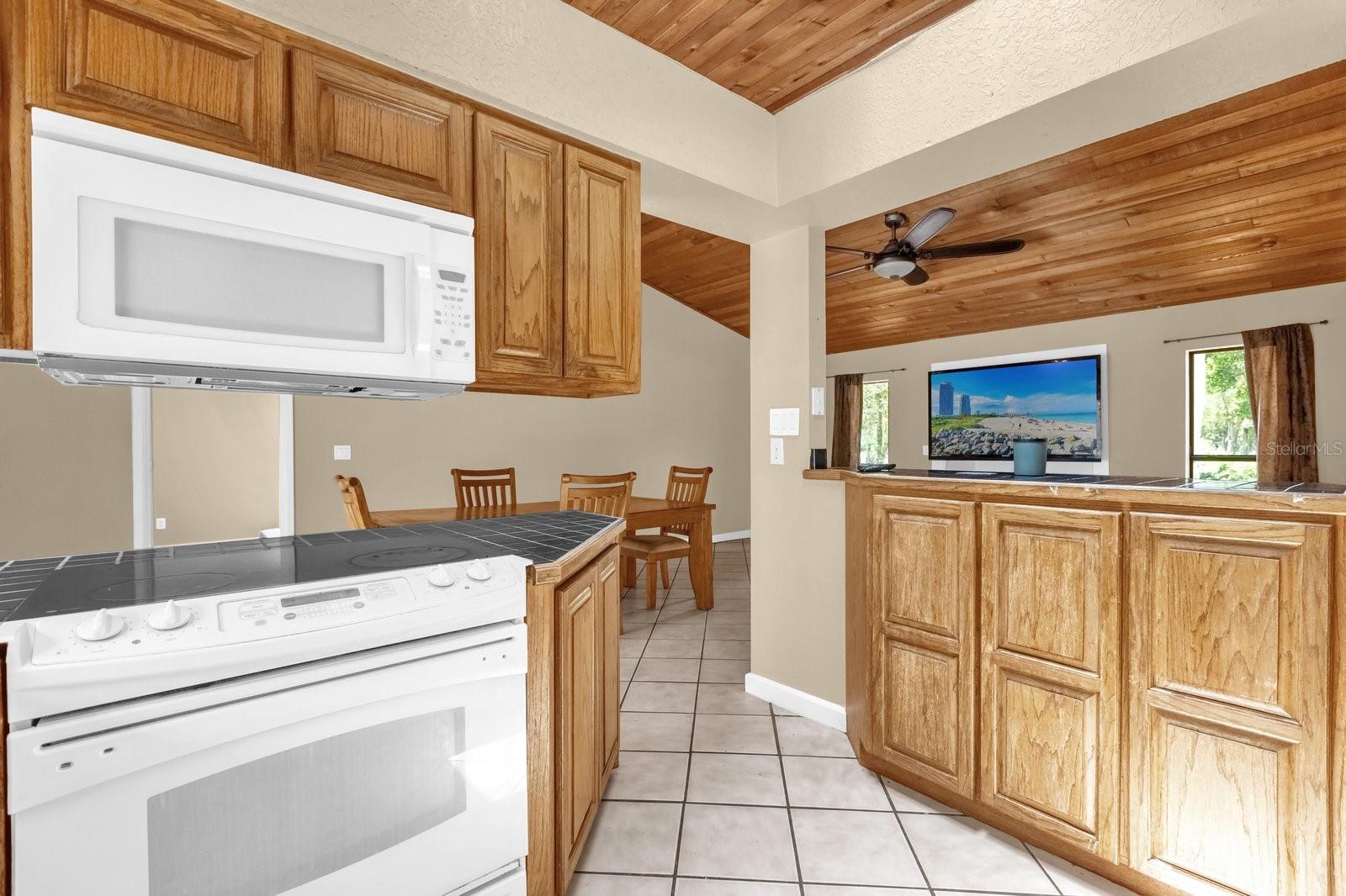 Image 6 of 28 For 31632 Spruce Drive