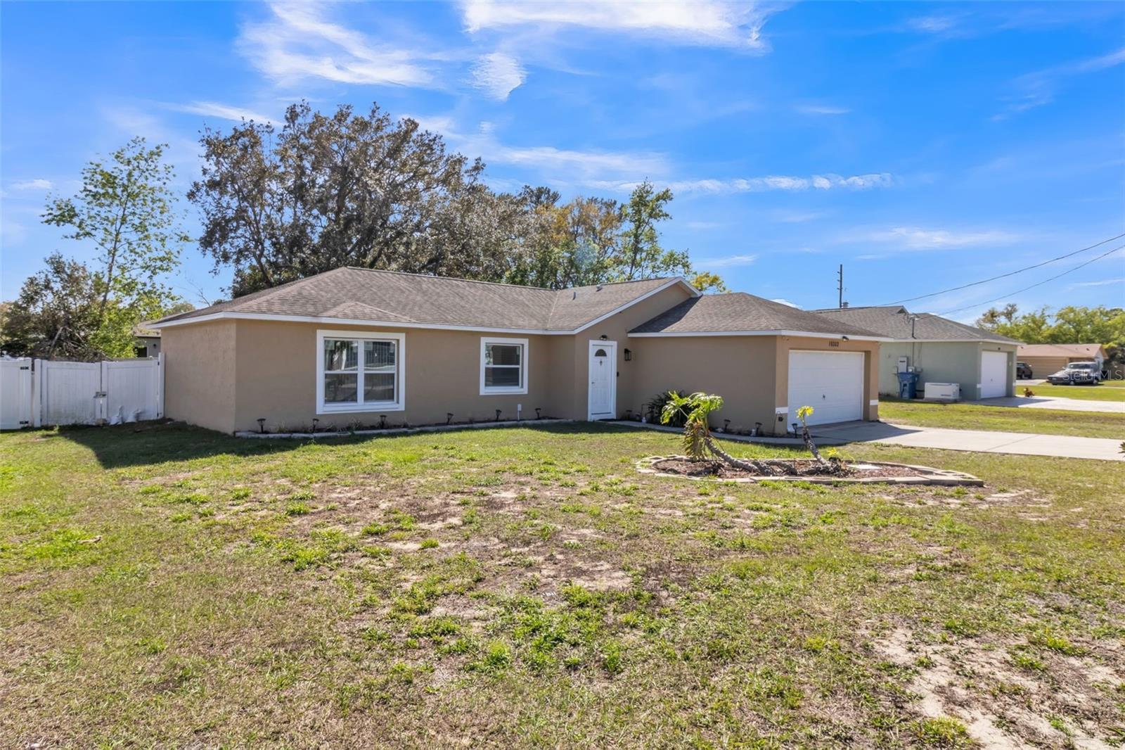 Image 3 of 28 For 10352 Lansfield Street