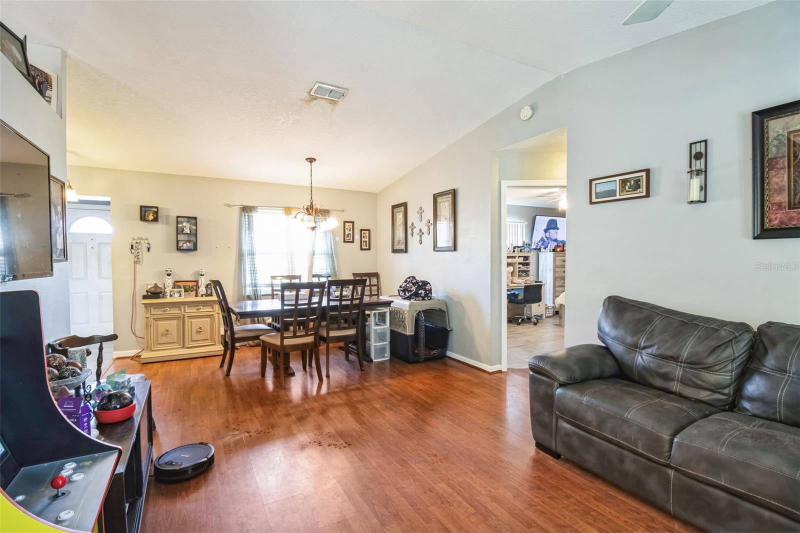 Image 9 of 28 For 10352 Lansfield Street