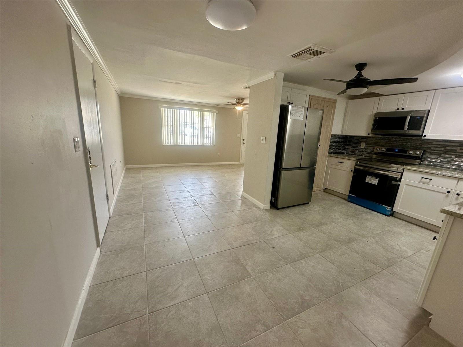 Image 5 of 14 For 4033 Newcastle Drive
