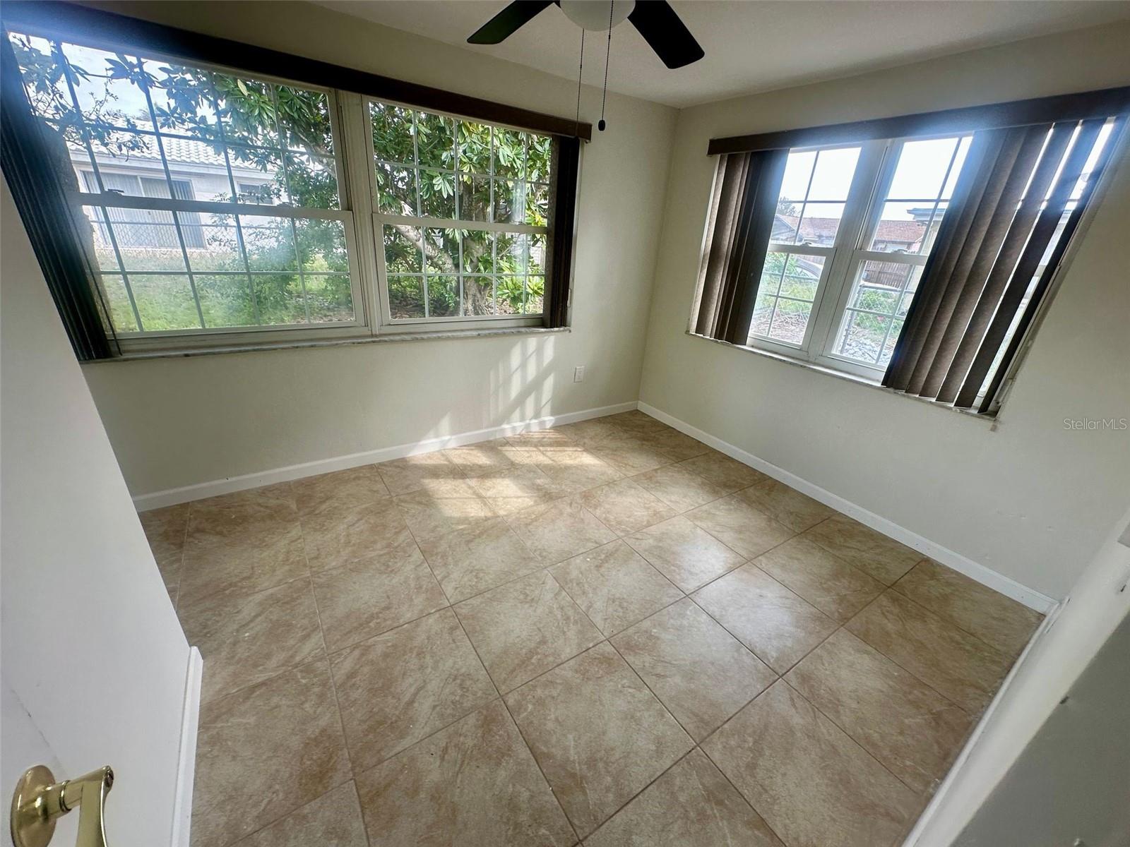 Image 8 of 14 For 4033 Newcastle Drive