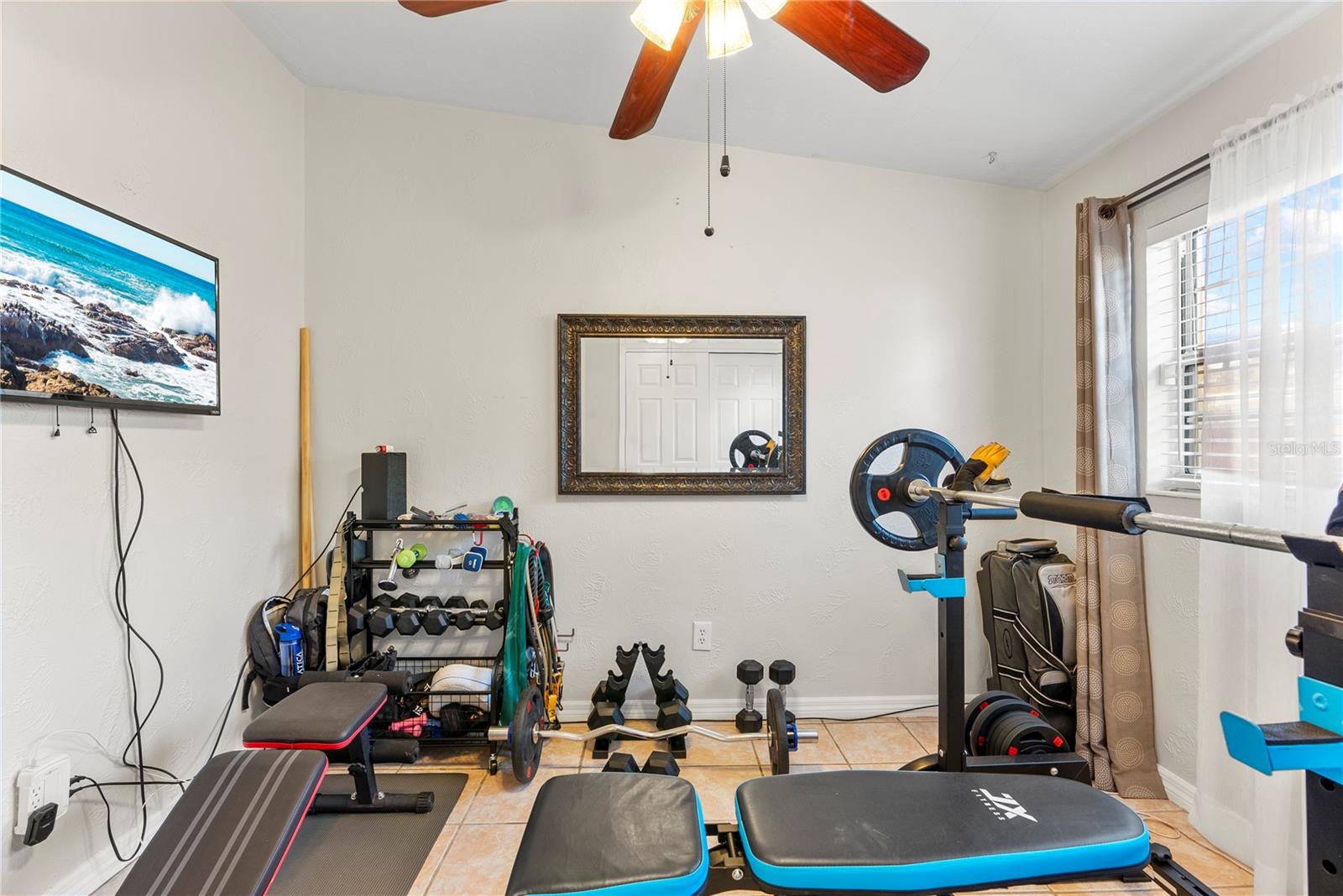 Listing photo id 22 for 510 Broxburn Avenue