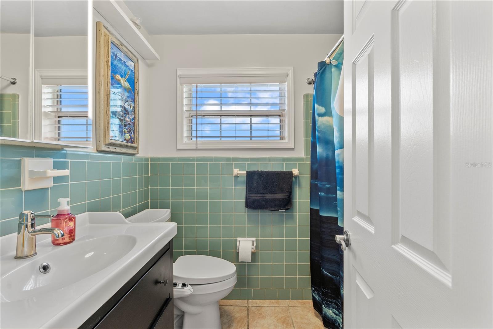 Listing photo id 23 for 510 Broxburn Avenue