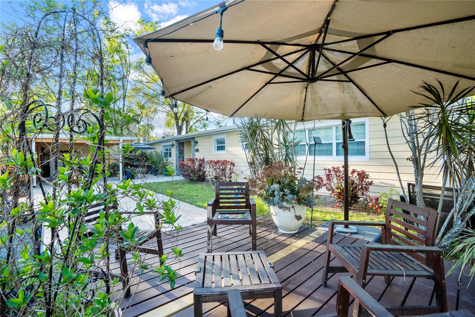 Listing photo id 30 for 510 Broxburn Avenue