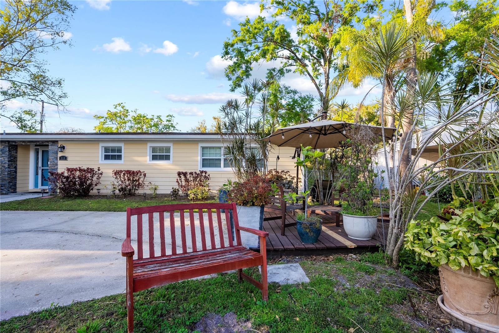 Listing photo id 31 for 510 Broxburn Avenue