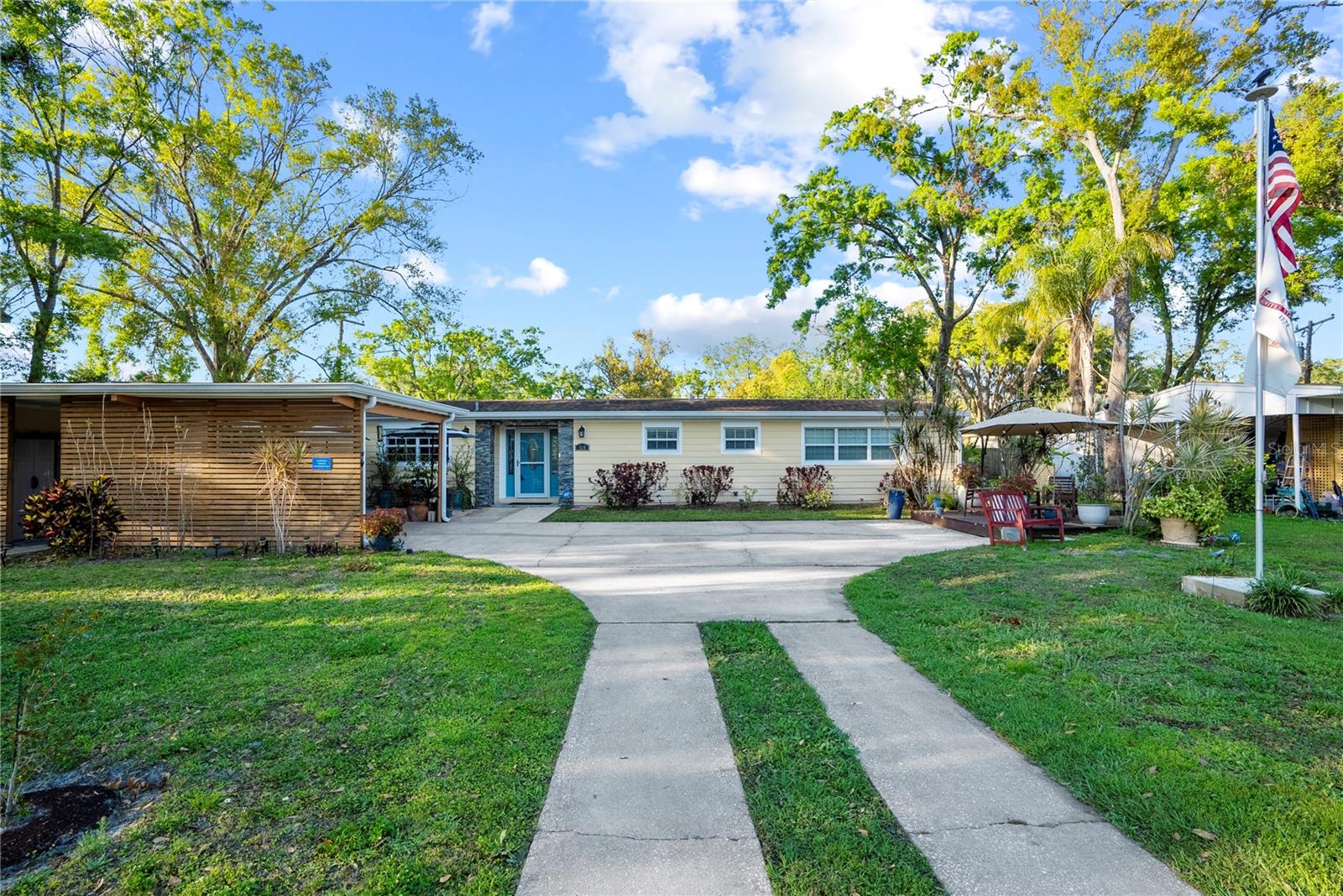 Listing photo id 32 for 510 Broxburn Avenue