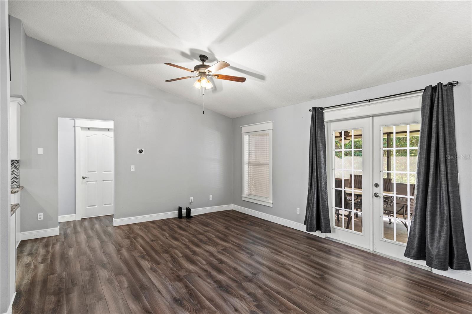 Image 11 of 32 For 638 Coral Way