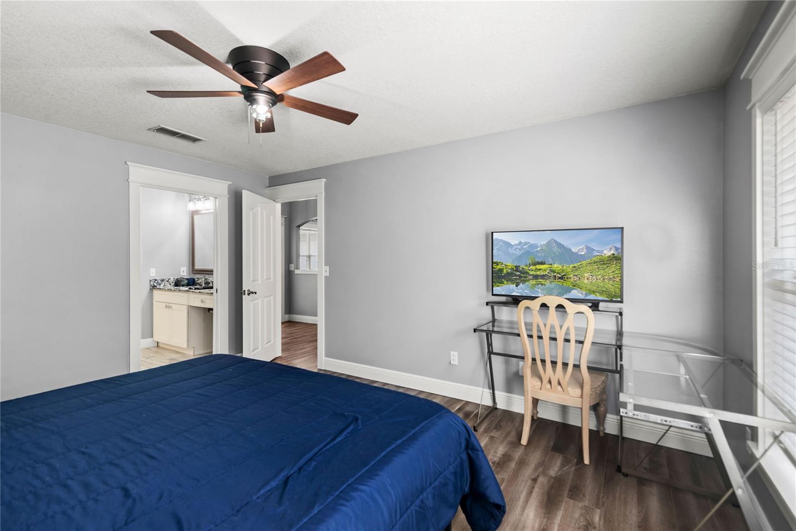 Image 15 of 32 For 638 Coral Way