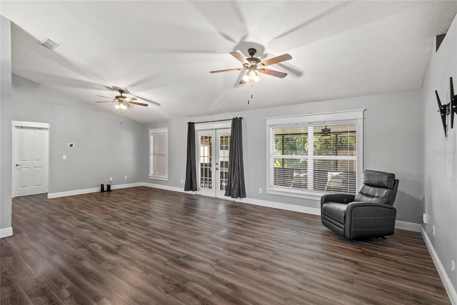 Image 6 of 32 For 638 Coral Way