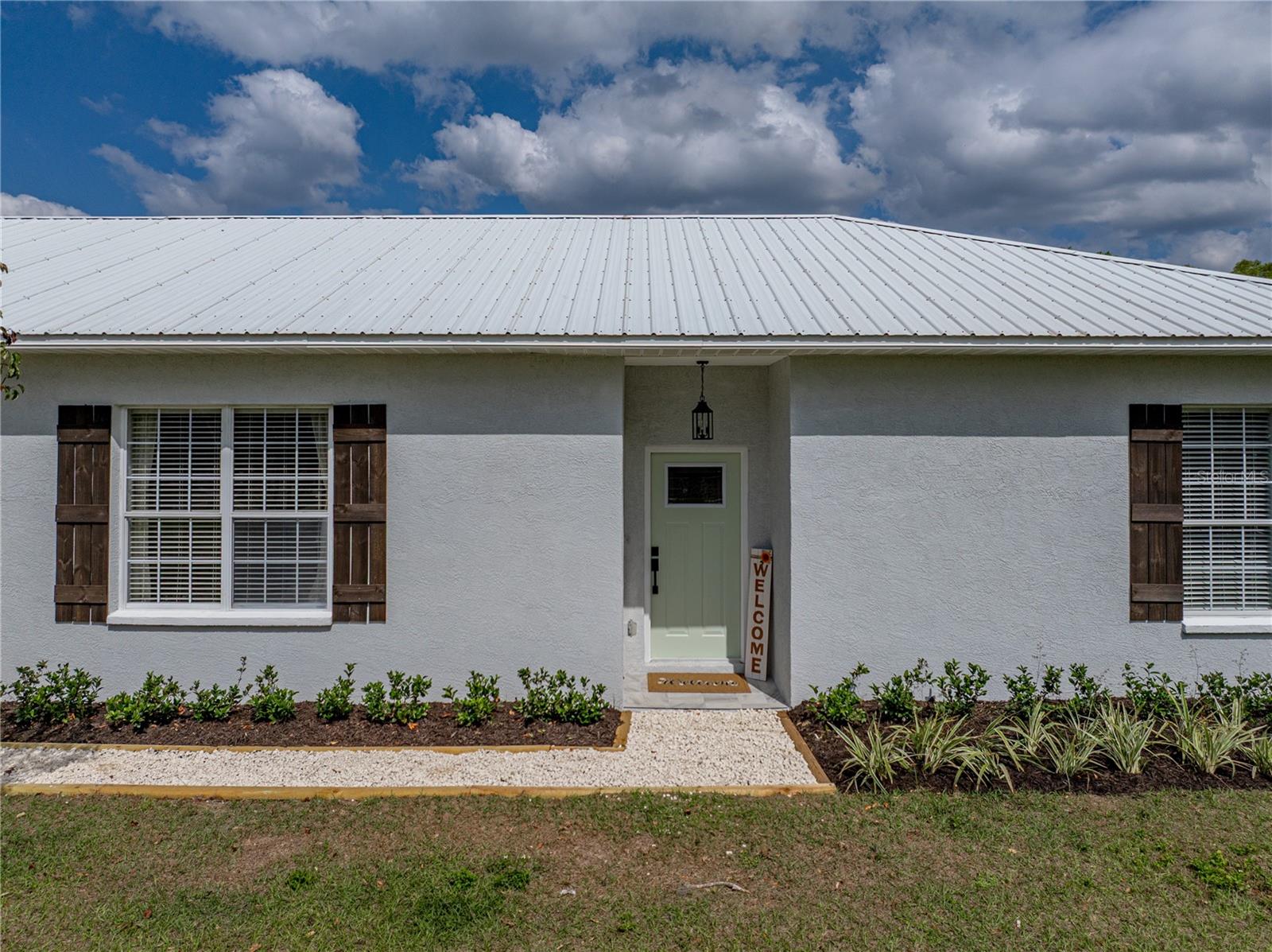 Image 11 of 52 For 39745 River Road