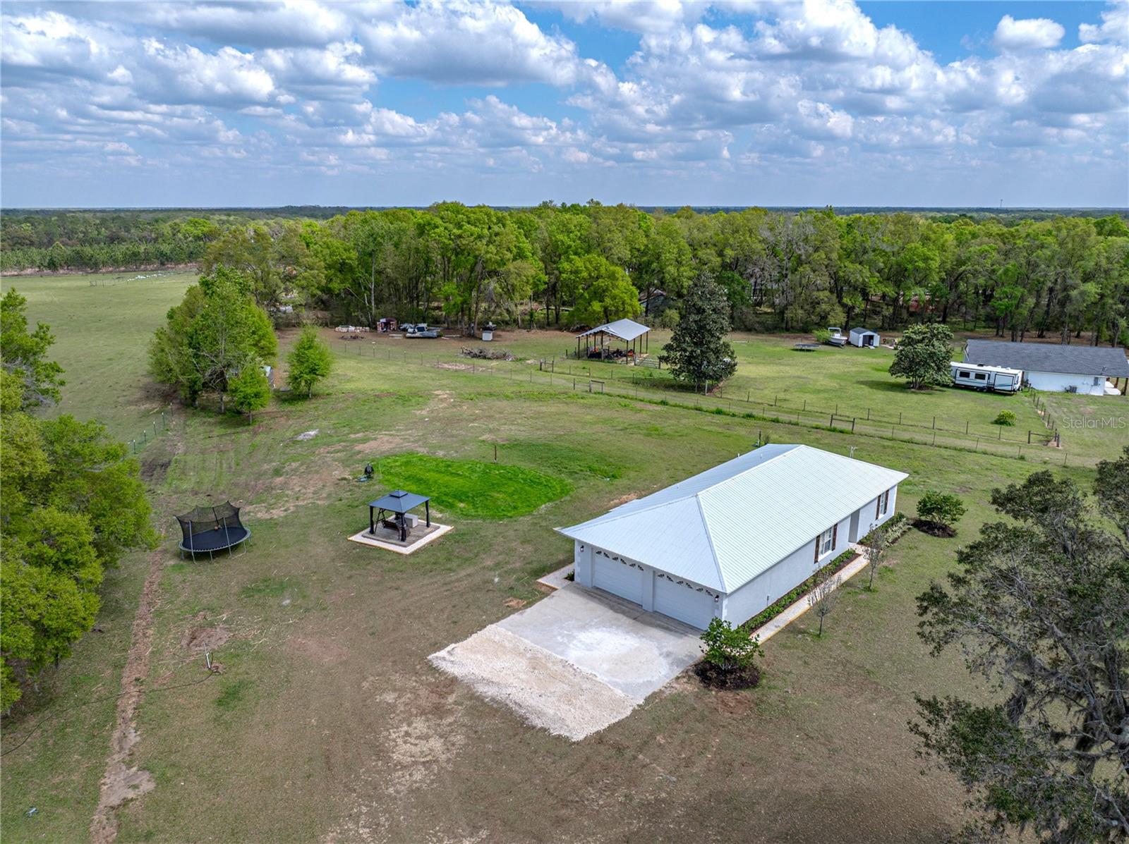Image 40 of 52 For 39745 River Road