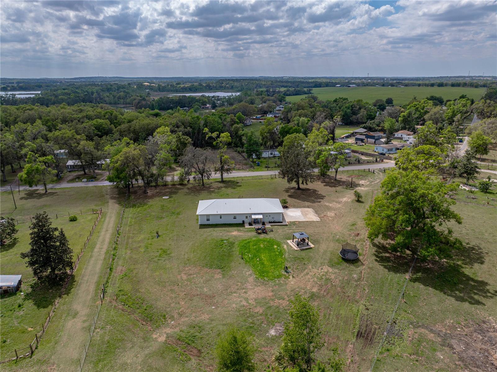 Image 7 of 52 For 39745 River Road