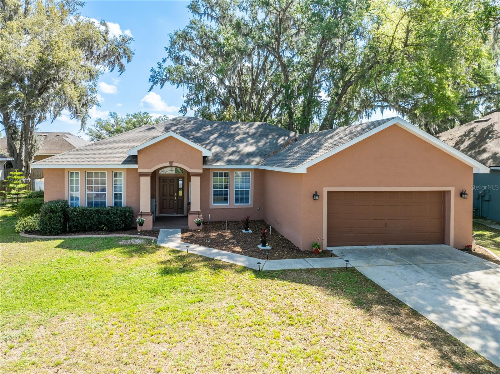 Details for 5416 Oxford Manor Circle, LAKELAND, FL 33810