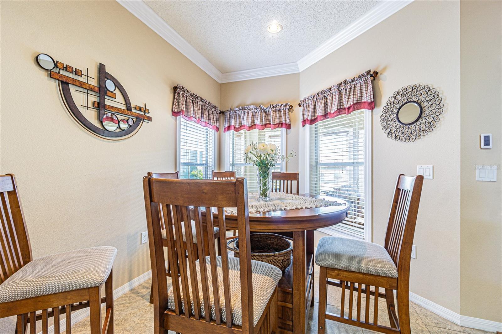Listing photo id 8 for 2514 Sandy Hill Court