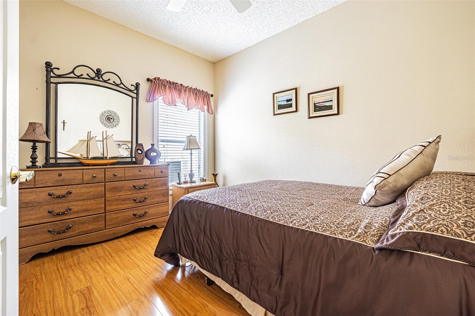 Listing photo id 13 for 2514 Sandy Hill Court