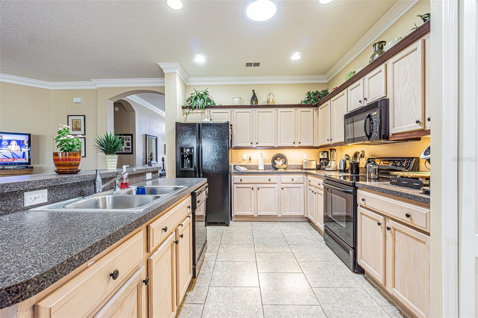 Listing photo id 7 for 2514 Sandy Hill Court