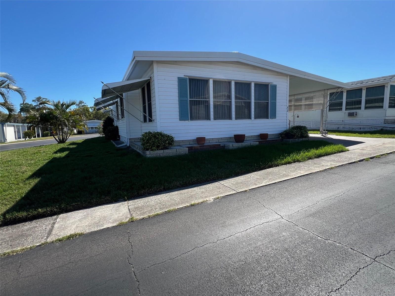 Image 2 of 37 For 616 Queen Palm Street