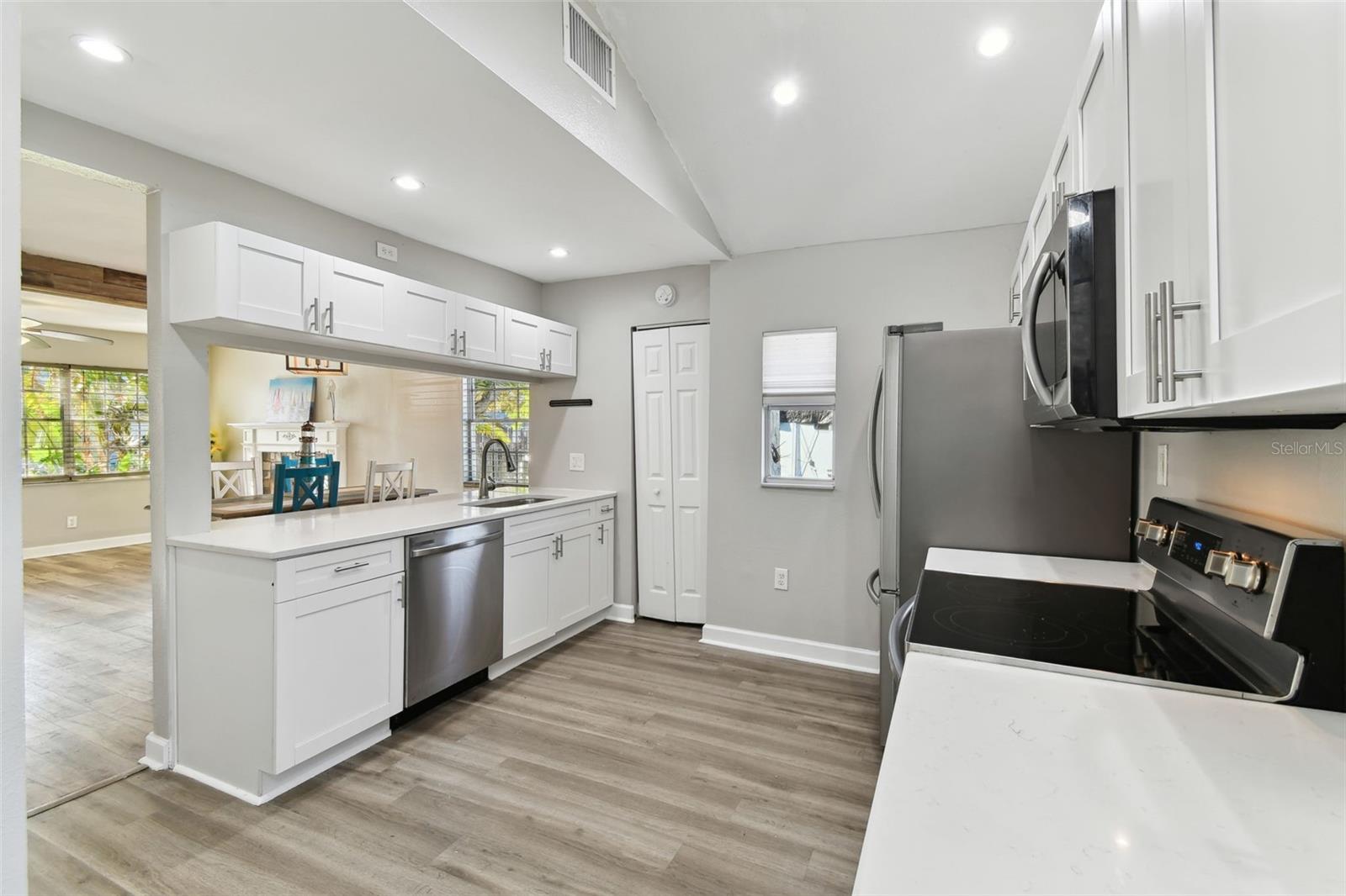 Image 16 of 40 For 6316 Richard Avenue