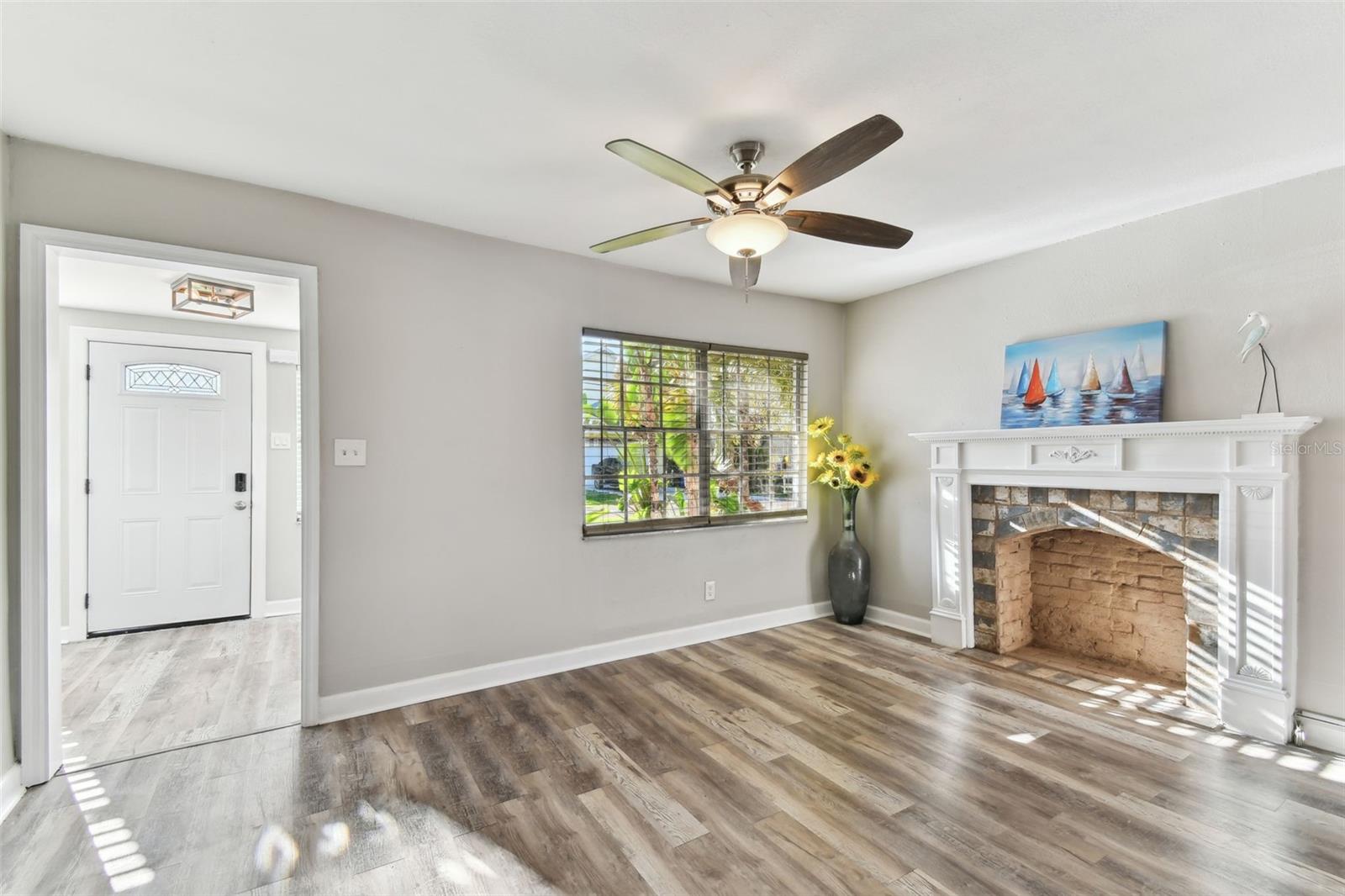 Image 6 of 40 For 6316 Richard Avenue