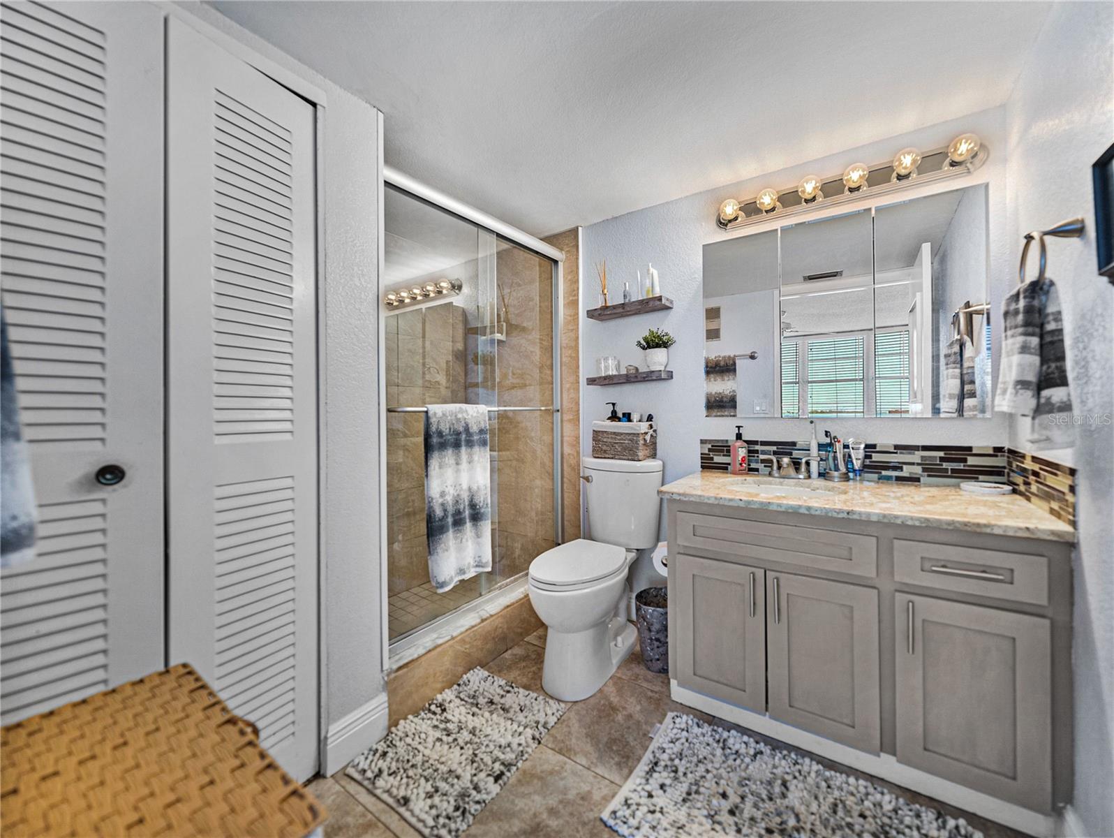 Image 13 of 40 For 7910 Sun Island Drive S 301
