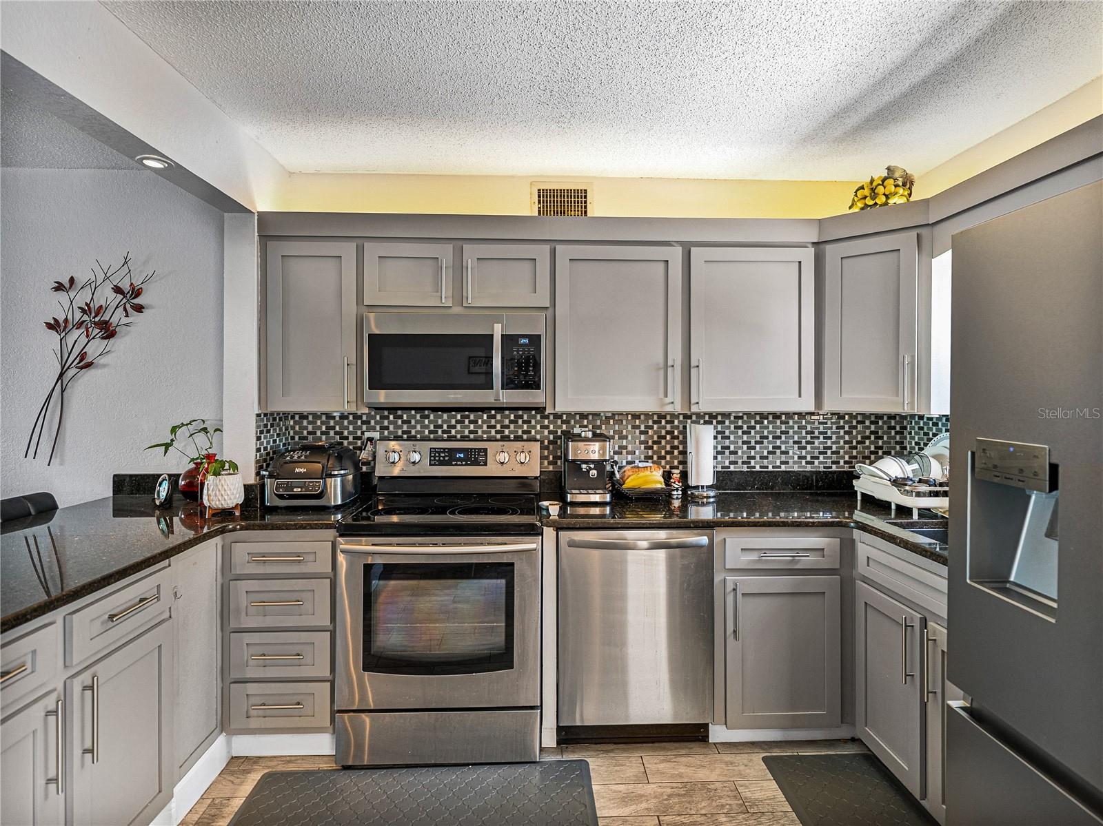Image 16 of 40 For 7910 Sun Island Drive S 301