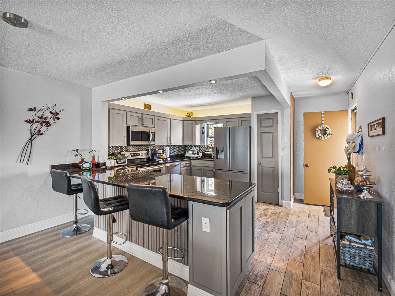 Image 24 of 40 For 7910 Sun Island Drive S 301