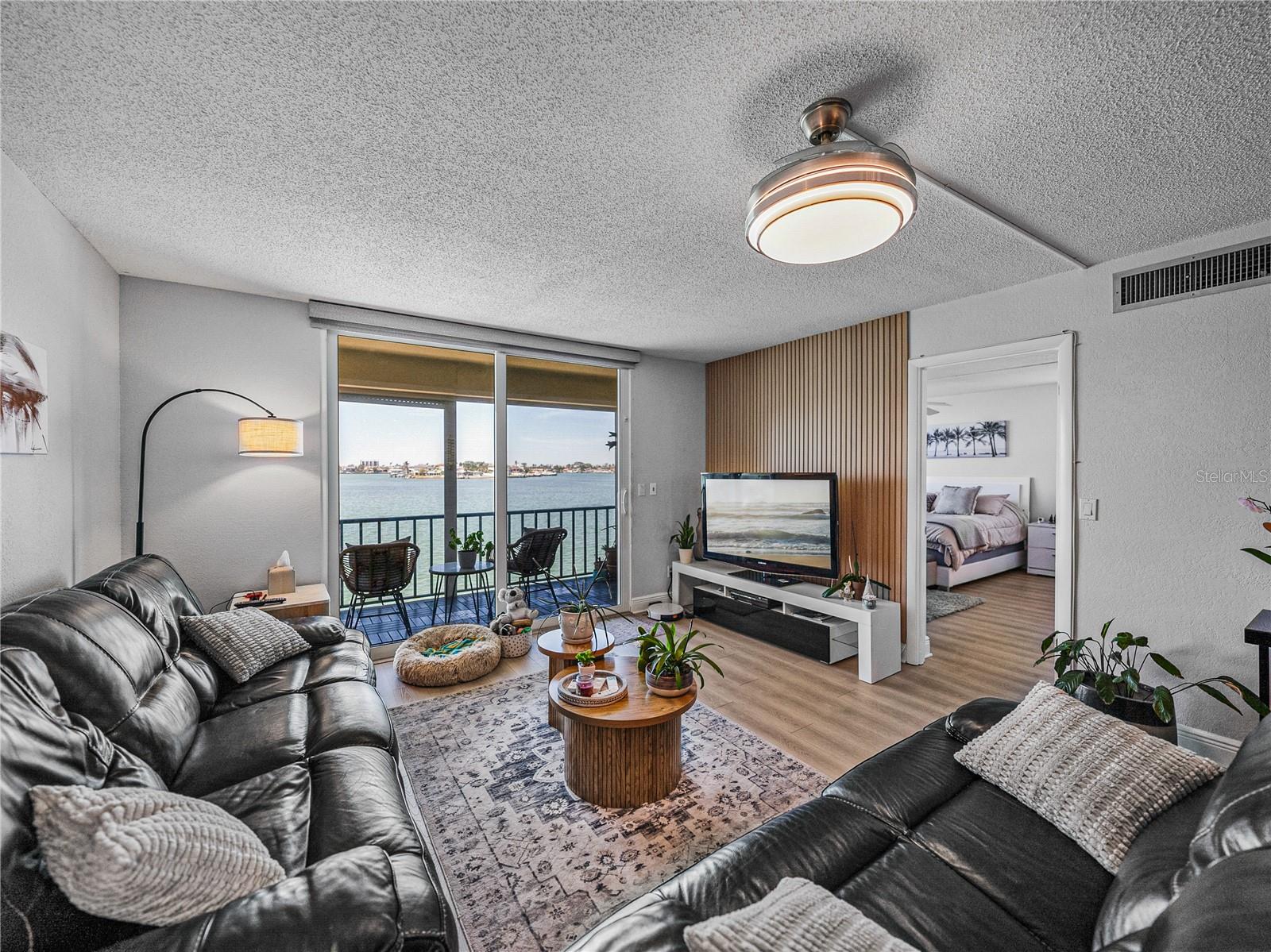Image 25 of 40 For 7910 Sun Island Drive S 301